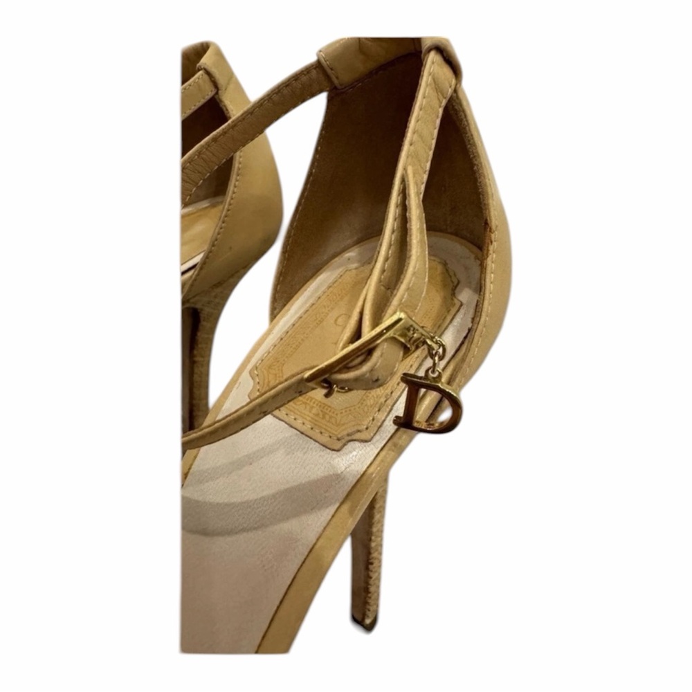 Christian Dior - Picture 8 of 9